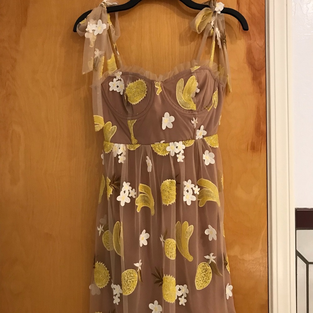 SOLD.NWOT For Love and Lemons Fruit Punch Mini - Picture 4 of 7